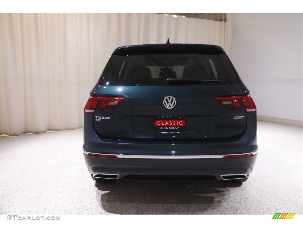 2019 Tiguan SEL 4MOTION - Dark Moss Green Metallic / Storm Gray photo #17