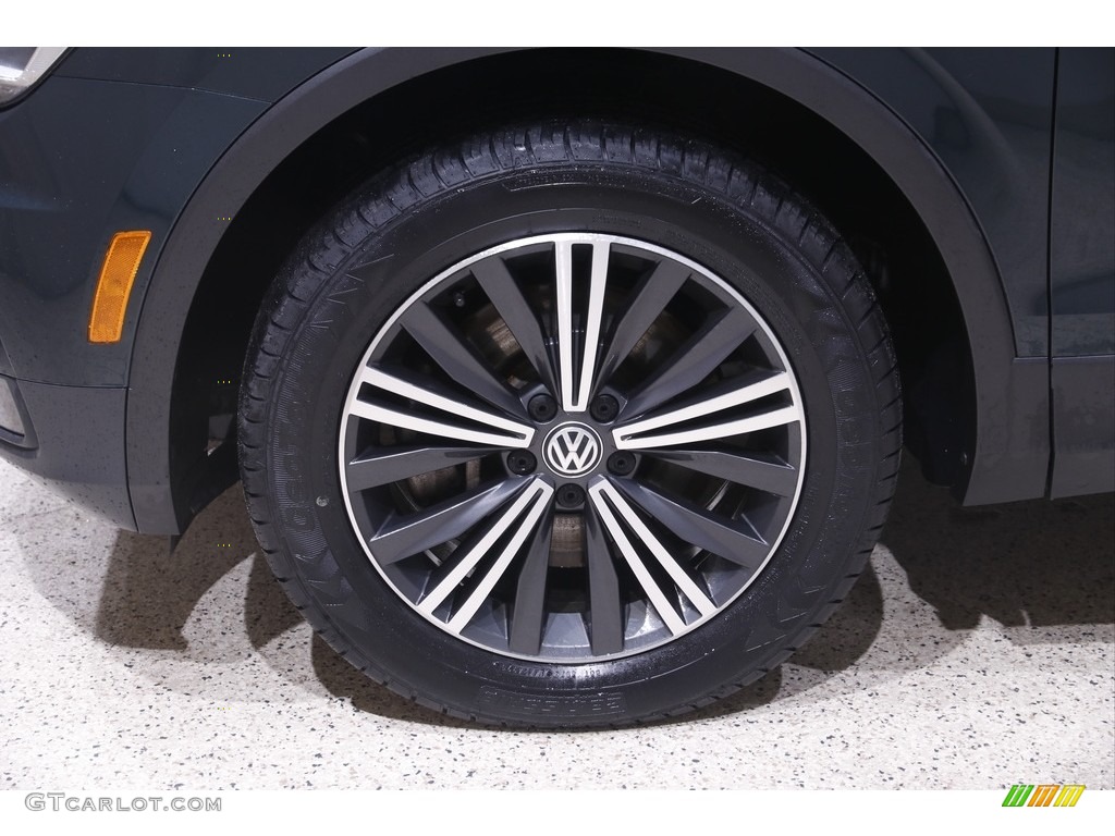 2019 Tiguan SEL 4MOTION - Dark Moss Green Metallic / Storm Gray photo #19