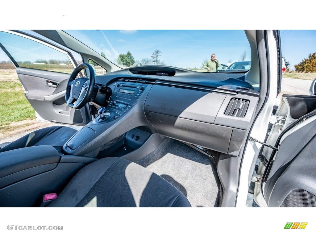 2010 Prius Hybrid II - Blizzard White Pearl / Dark Gray photo #24
