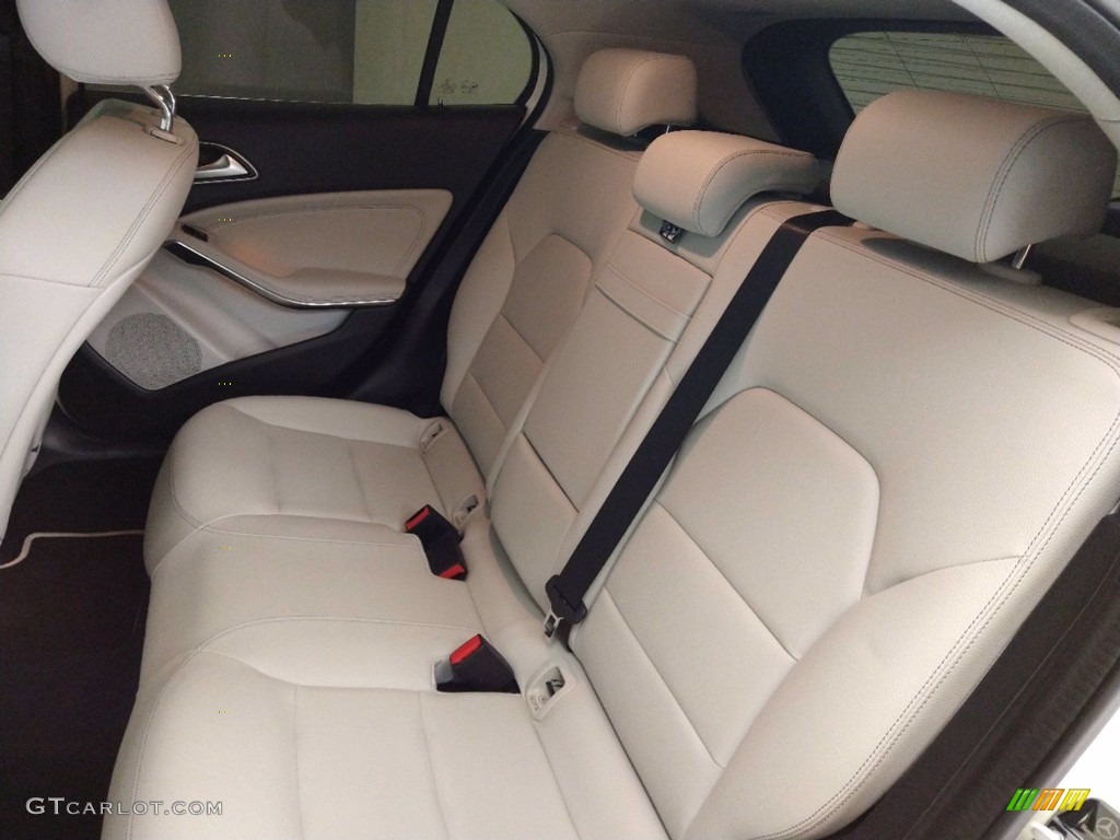 2018 GLA 250 4Matic - Cirrus White / Crystal Grey photo #28