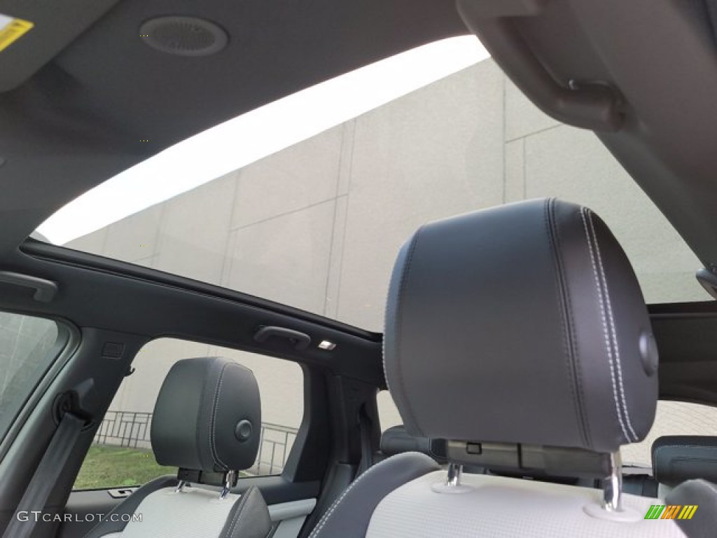 2022 Land Rover Discovery Sport S R-Dynamic Sunroof Photos