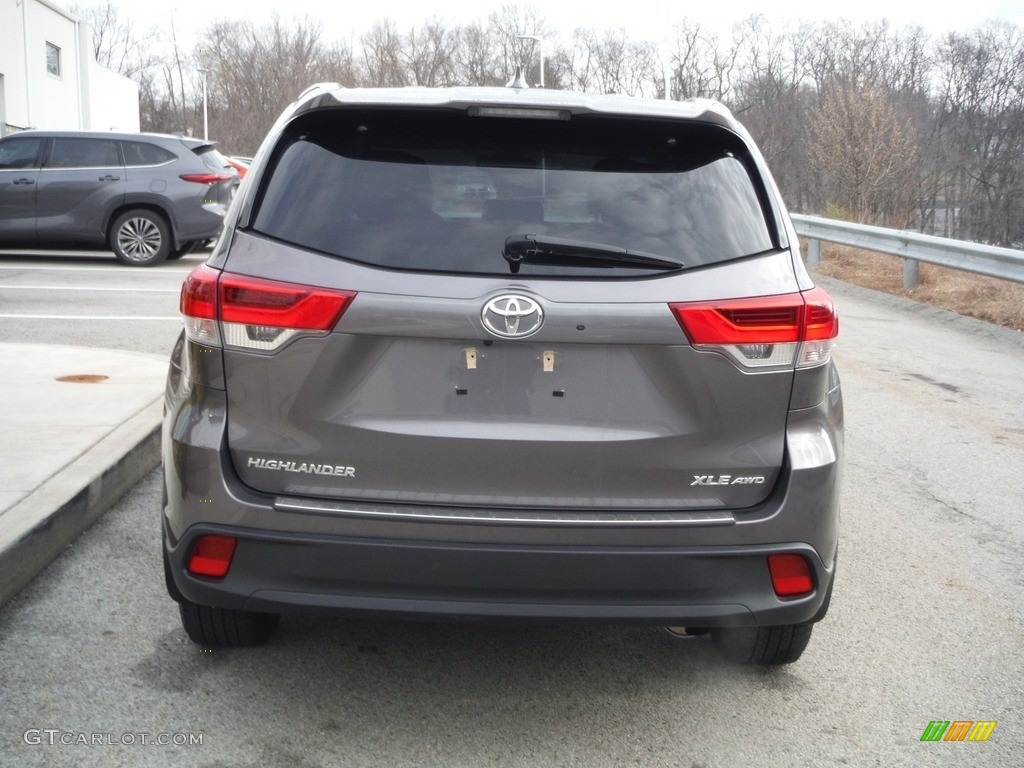 2019 Highlander XLE AWD - Predawn Gray Mica / Black photo #16