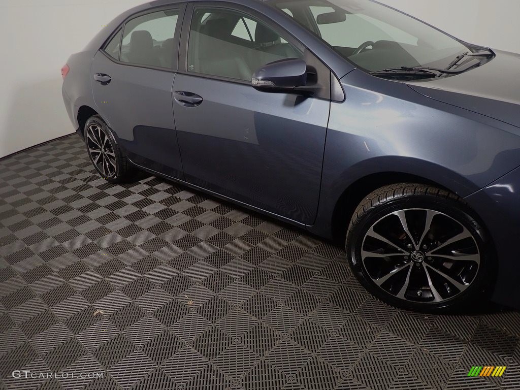2017 Corolla SE - Falcon Gray Metallic / Black photo #4