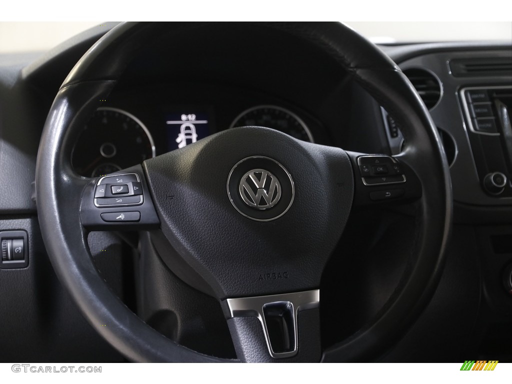 2016 Volkswagen Tiguan SE Steering Wheel Photos
