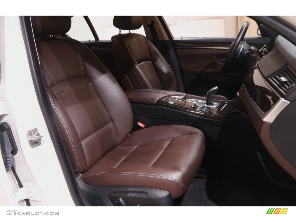 2016 BMW 5 Series 535i xDrive Sedan Front Seat Photo #144034307