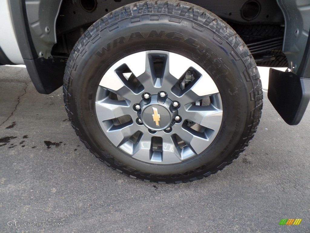 2022 Chevrolet Silverado 2500HD Custom Double Cab 4x4 Wheel Photos