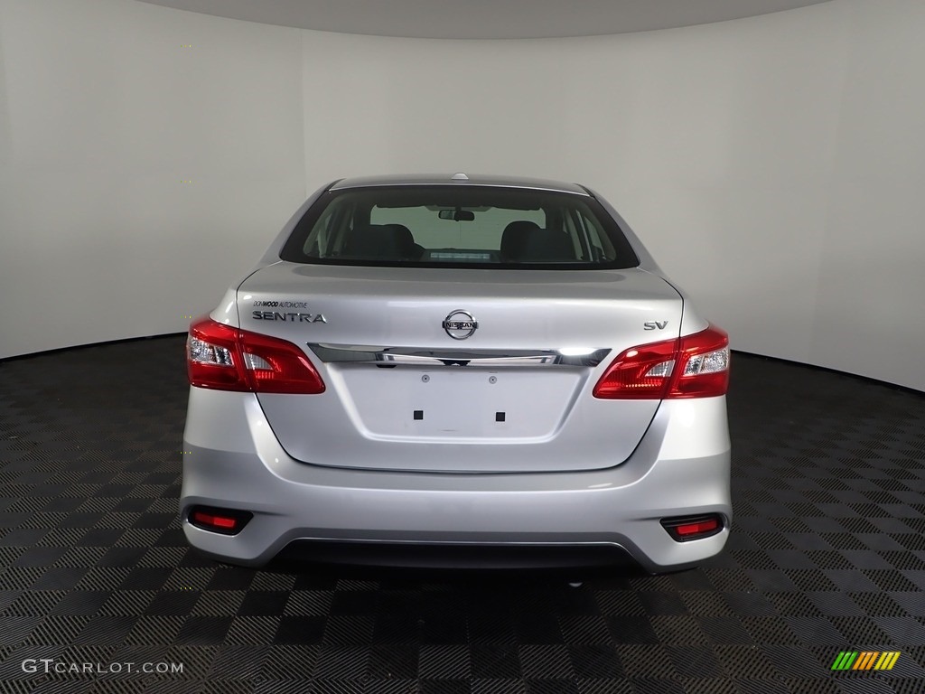 2019 Sentra SV - Brilliant Silver Metallic / Charcoal photo #10