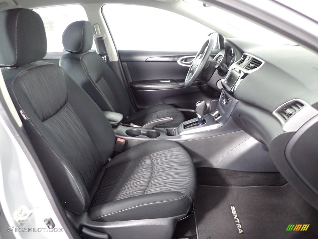 2019 Sentra SV - Brilliant Silver Metallic / Charcoal photo #29