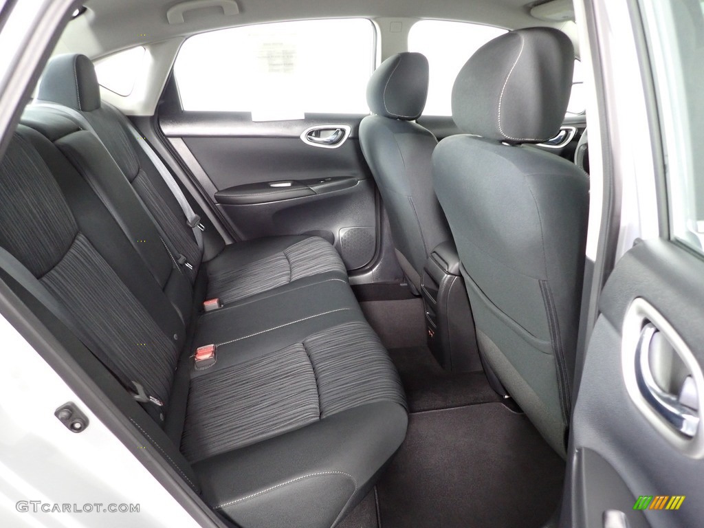 2019 Sentra SV - Brilliant Silver Metallic / Charcoal photo #31