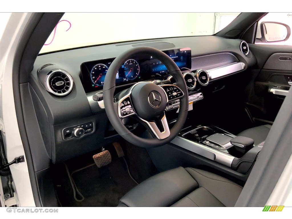 2022 Mercedes-Benz GLB 250 Front Seat Photo #144038389