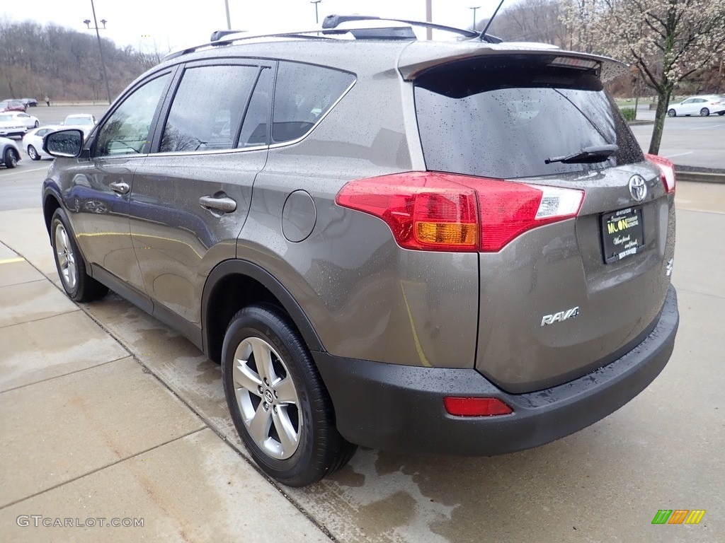 2015 RAV4 XLE - Pyrite Mica / Latte photo #5
