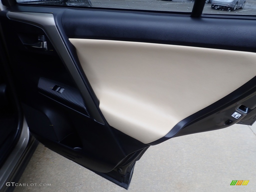 2015 RAV4 XLE - Pyrite Mica / Latte photo #16