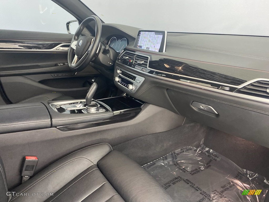 2019 7 Series 740i Sedan - Carbon Black Metallic / Black photo #32