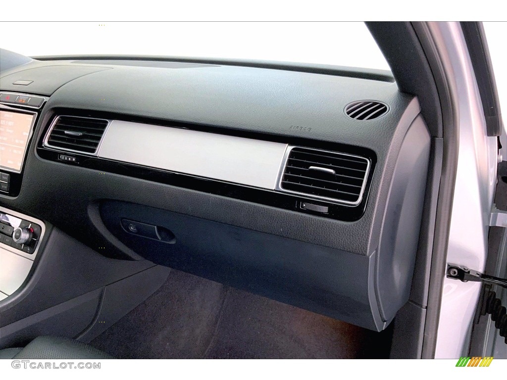 2017 Volkswagen Touareg V6 Wolfsburg Black Anthracite Dashboard Photo #144042703