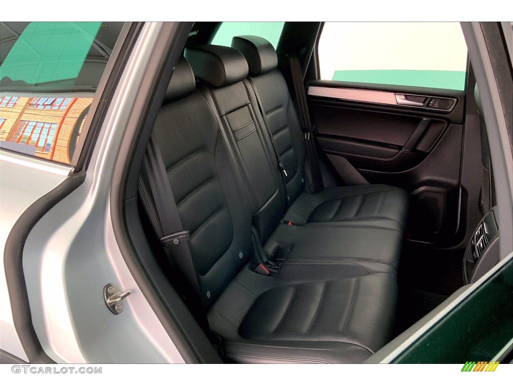 2017 Volkswagen Touareg V6 Wolfsburg Rear Seat Photo #144042784