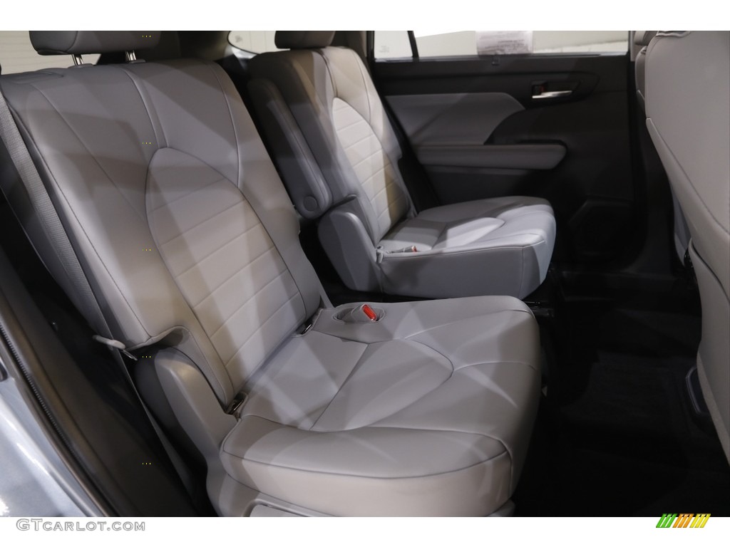 2021 Toyota Highlander XLE AWD Rear Seat Photo #144043492