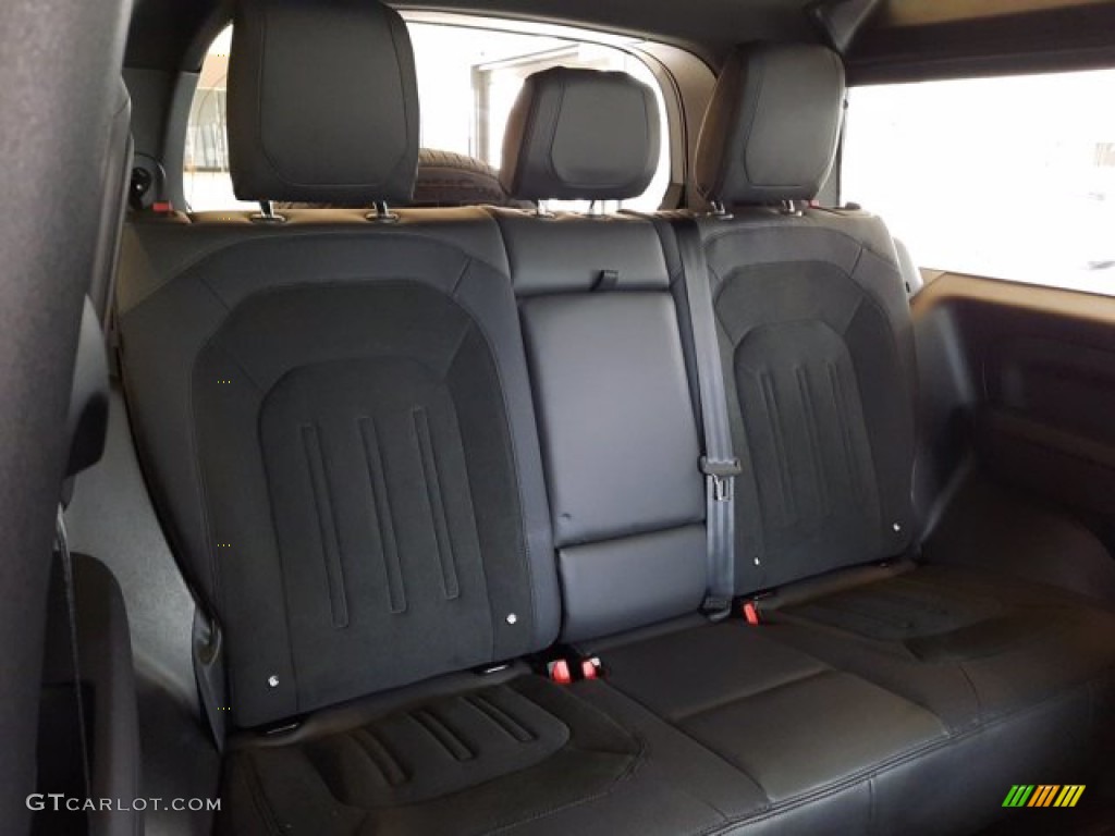 2023 Land Rover Defender 90 V8 Rear Seat Photo #144043864