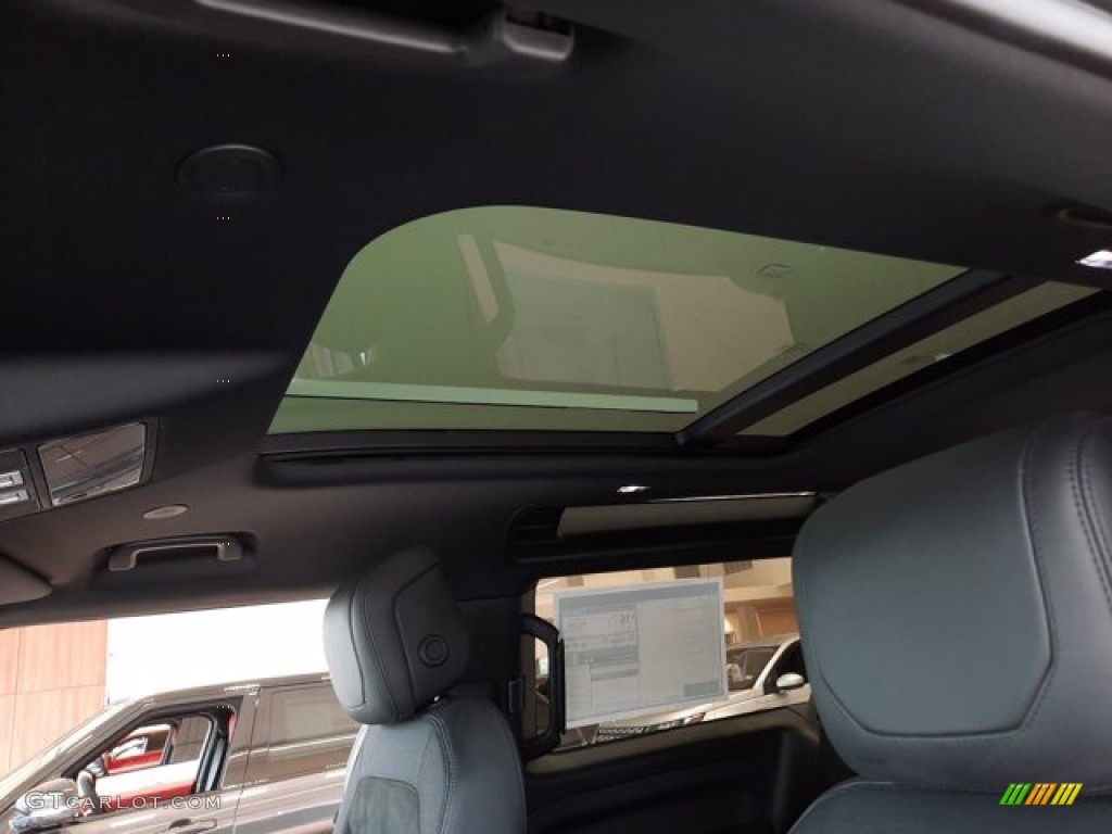 2023 Land Rover Defender 90 V8 Sunroof Photos