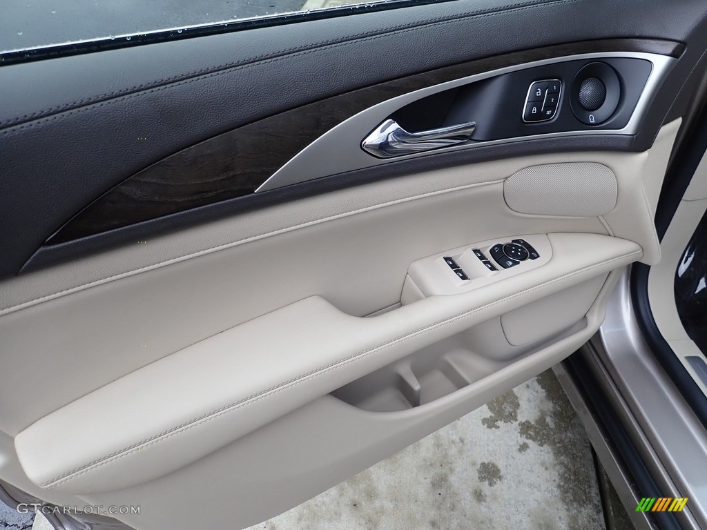 2019 Lincoln MKZ Reserve I AWD Door Panel Photos
