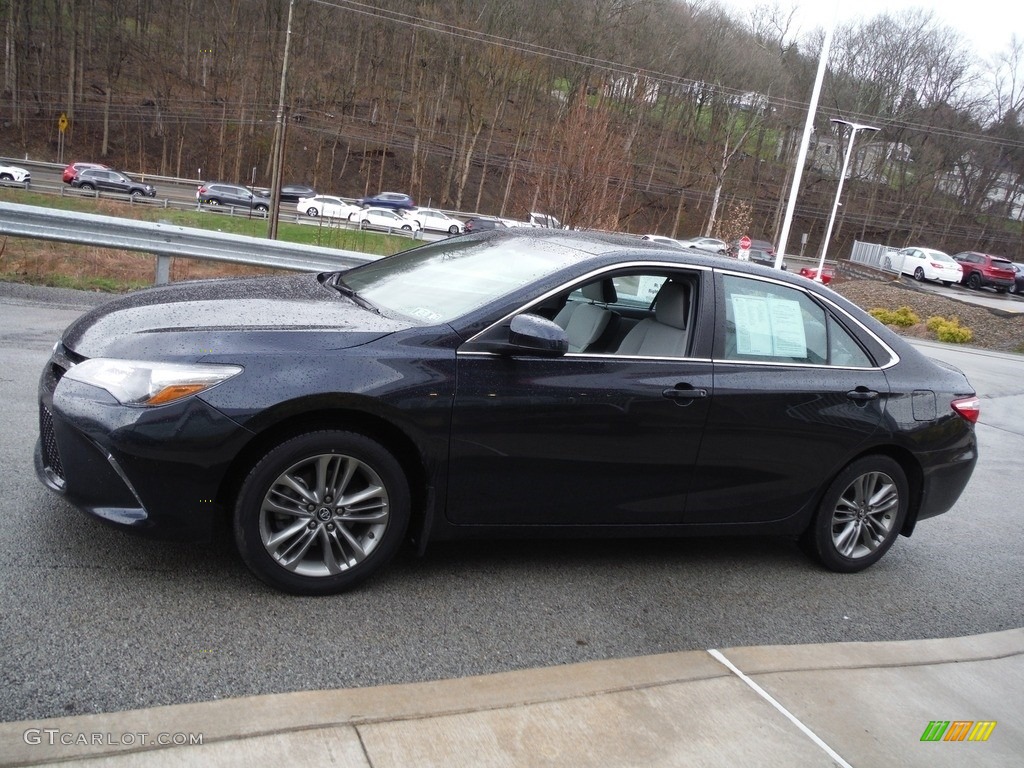 2017 Camry SE - Cosmic Gray Mica / Ash photo #14