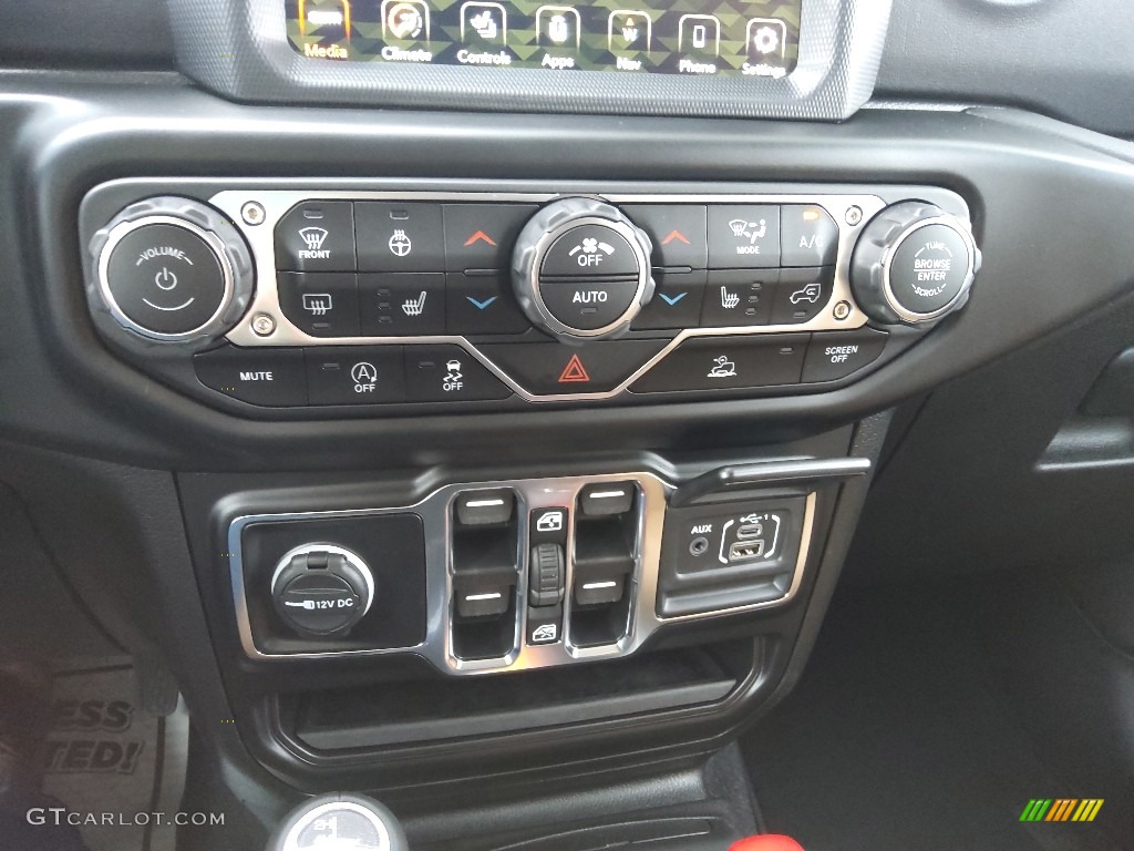 2022 Jeep Gladiator Overland 4x4 Controls Photo #144046054