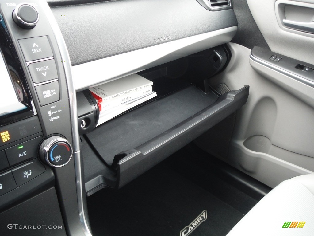 2017 Camry SE - Cosmic Gray Mica / Ash photo #29