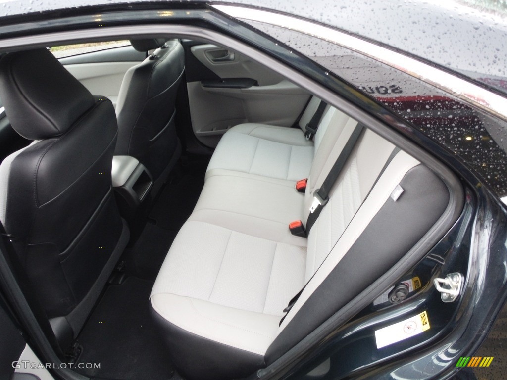 2017 Camry SE - Cosmic Gray Mica / Ash photo #30