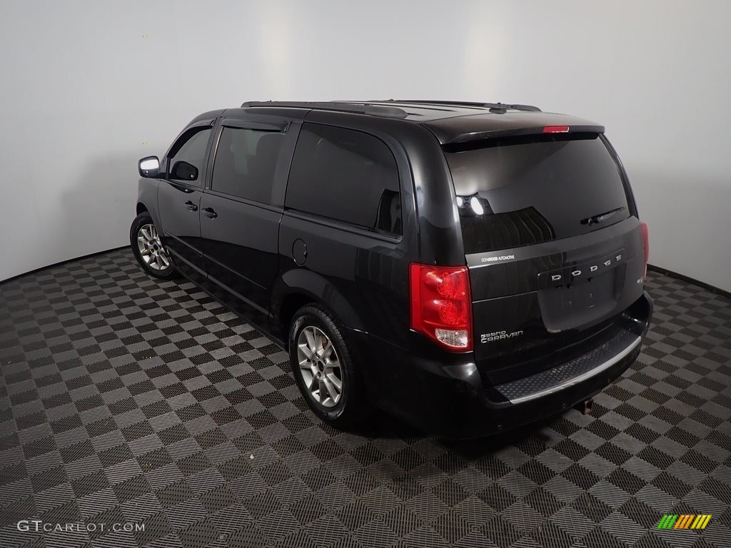 2013 Grand Caravan R/T - Brilliant Black Crystal Pearl / Black photo #13