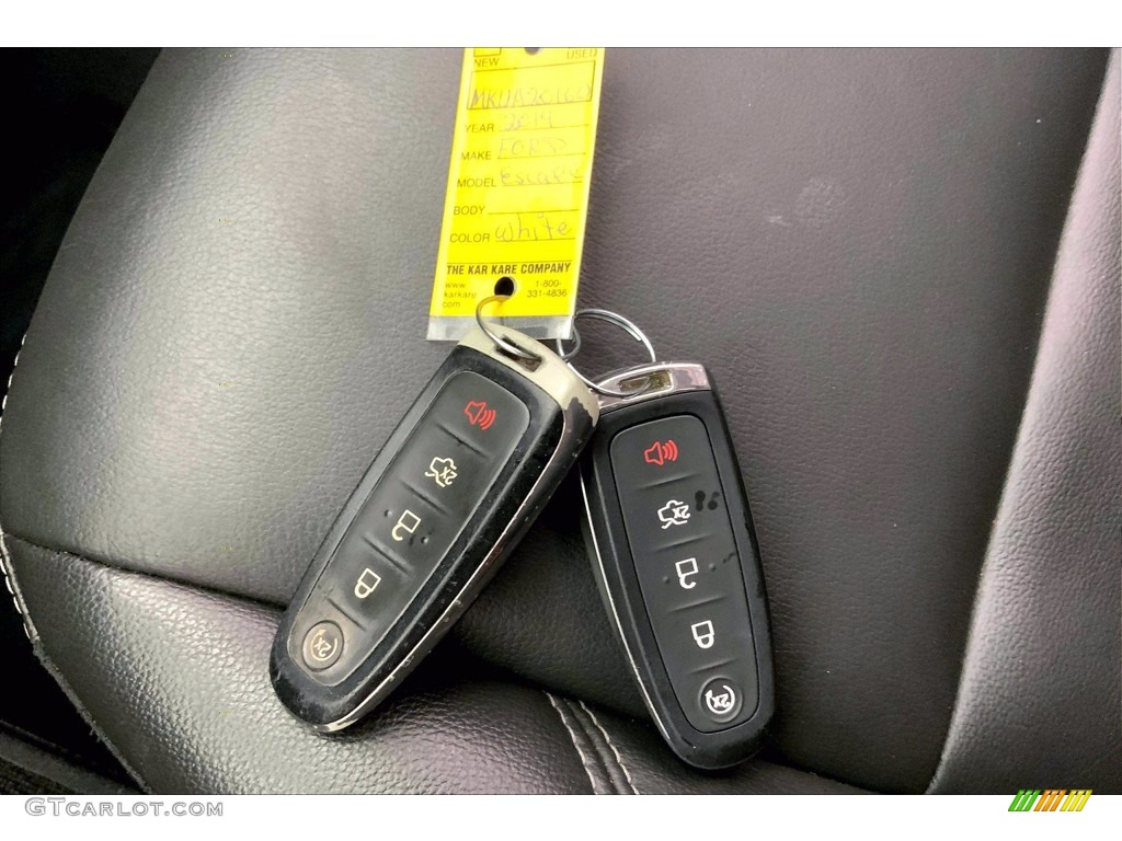2019 Ford Escape Titanium 4WD Keys Photo #144052289
