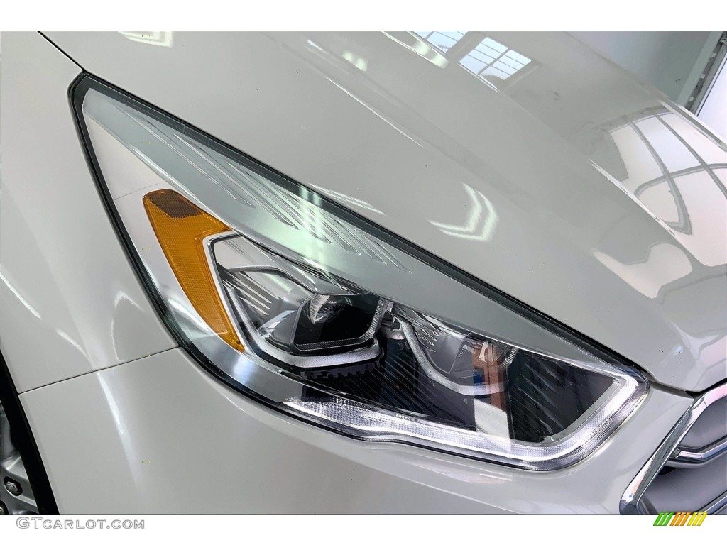2019 Escape Titanium 4WD - White Platinum / Chromite Gray/Charcoal Black photo #28
