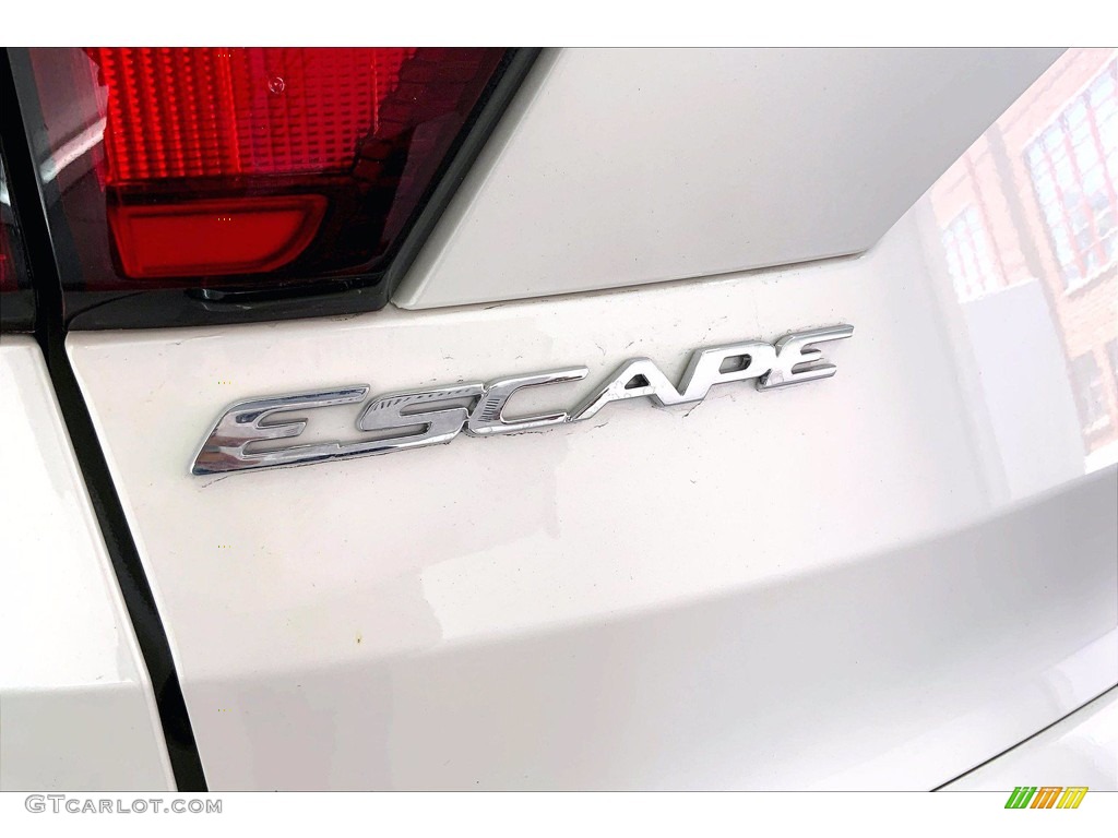 2019 Escape Titanium 4WD - White Platinum / Chromite Gray/Charcoal Black photo #31