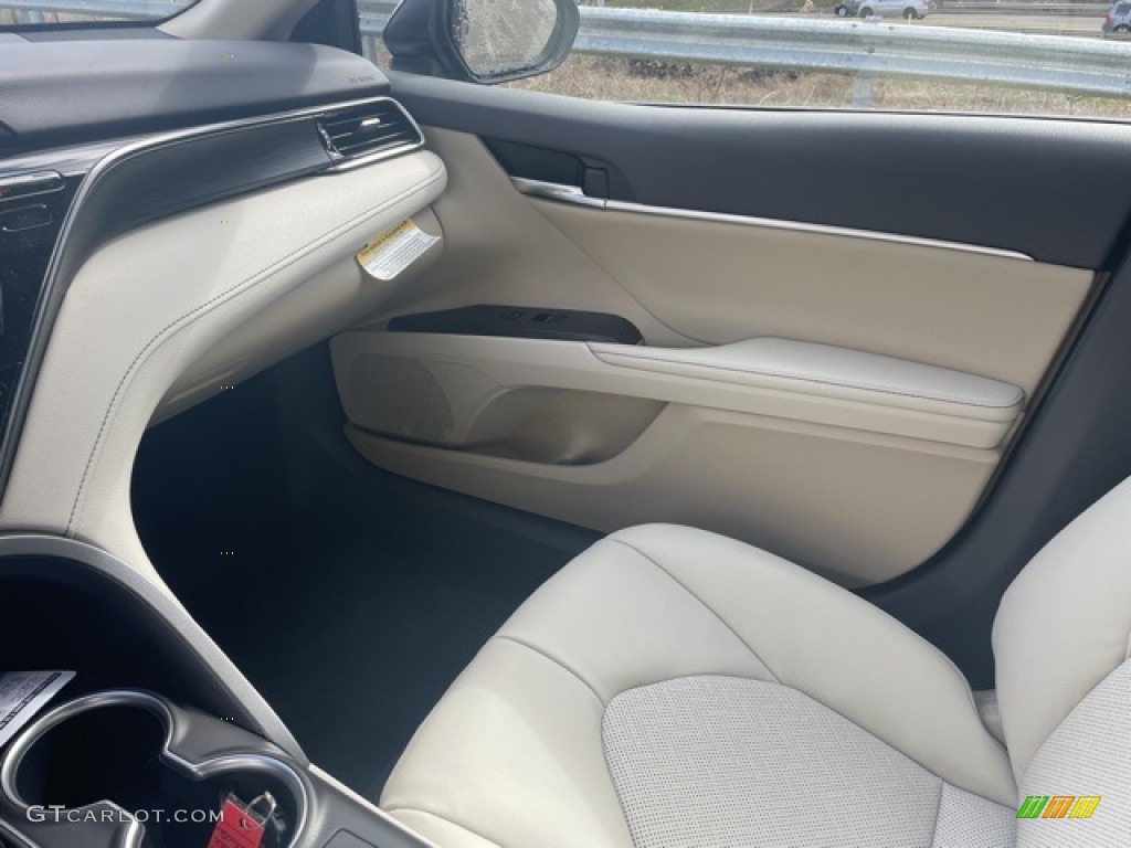 2022 Camry XLE AWD - Blueprint / Ash photo #14