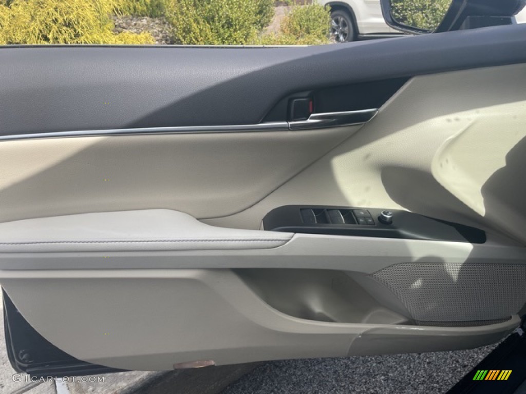 2022 Camry XLE AWD - Blueprint / Ash photo #20