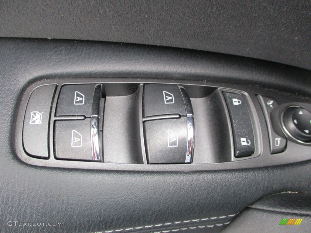 2018 Armada SV - Gun Metallic / Charcoal photo #12