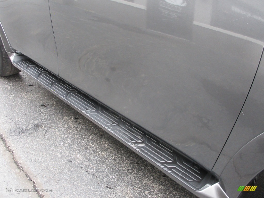 2018 Armada SV - Gun Metallic / Charcoal photo #31