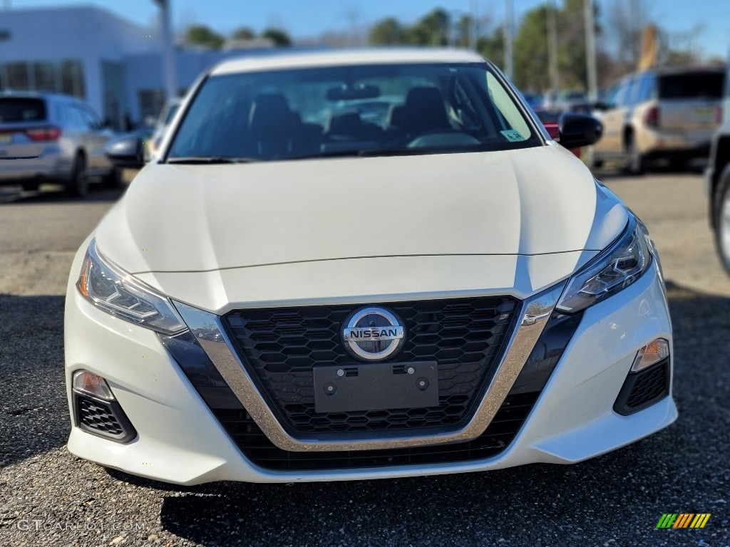 2019 Altima SR AWD - Pearl White / Charcoal photo #2