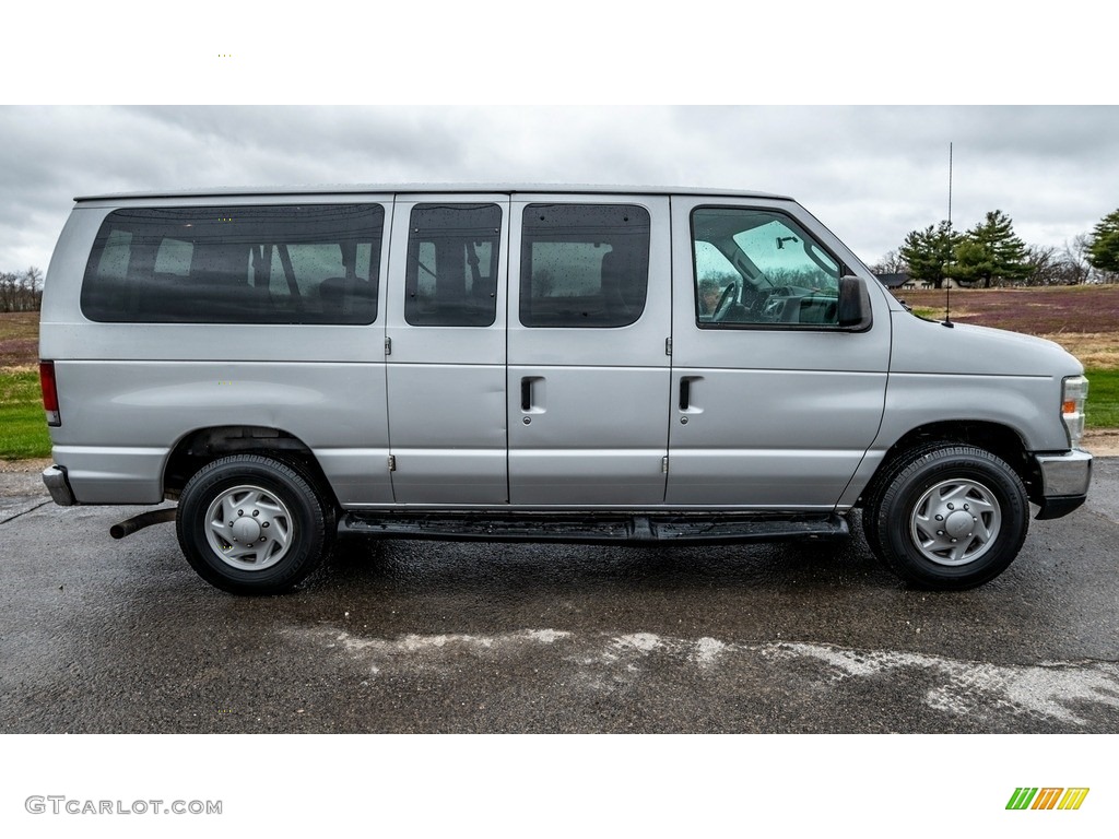 2010 E Series Van E350 XL Passenger - Ingot Silver Metallic / Medium Flint photo #3