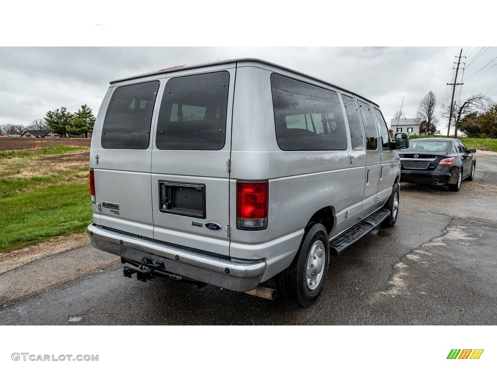 2010 E Series Van E350 XL Passenger - Ingot Silver Metallic / Medium Flint photo #4