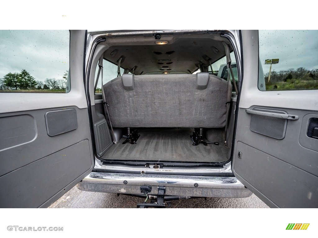 2010 E Series Van E350 XL Passenger - Ingot Silver Metallic / Medium Flint photo #20