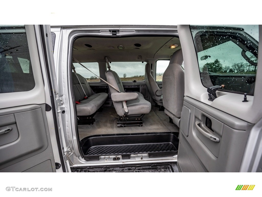 2010 E Series Van E350 XL Passenger - Ingot Silver Metallic / Medium Flint photo #21