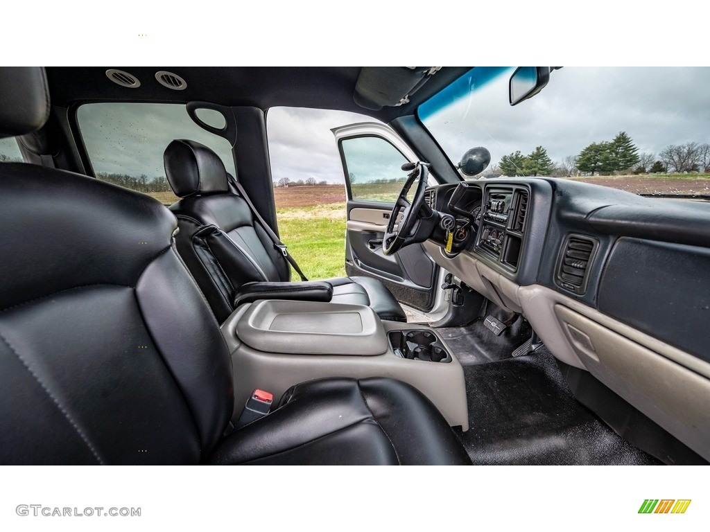 2002 Suburban 2500 LS 4x4 - Summit White / Graphite/Medium Gray photo #25