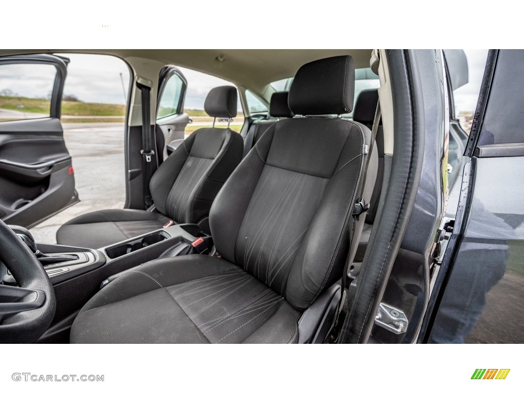 2018 Focus S Sedan - Magnetic / Charcoal Black photo #17