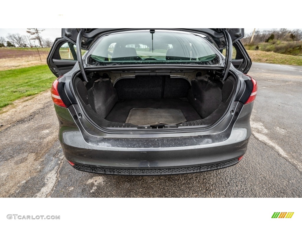 2018 Focus S Sedan - Magnetic / Charcoal Black photo #21