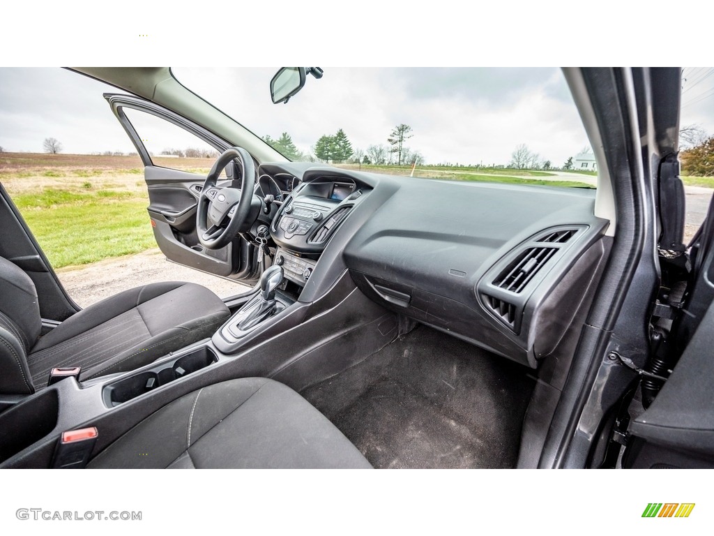 2018 Focus S Sedan - Magnetic / Charcoal Black photo #23