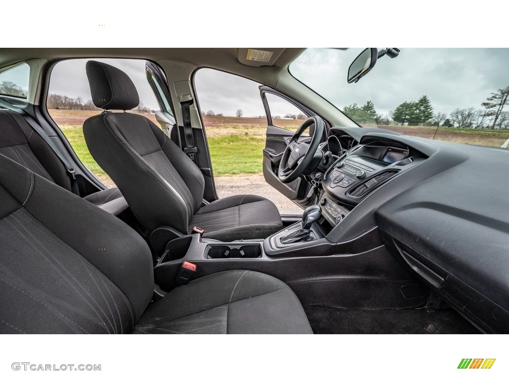 2018 Focus S Sedan - Magnetic / Charcoal Black photo #24