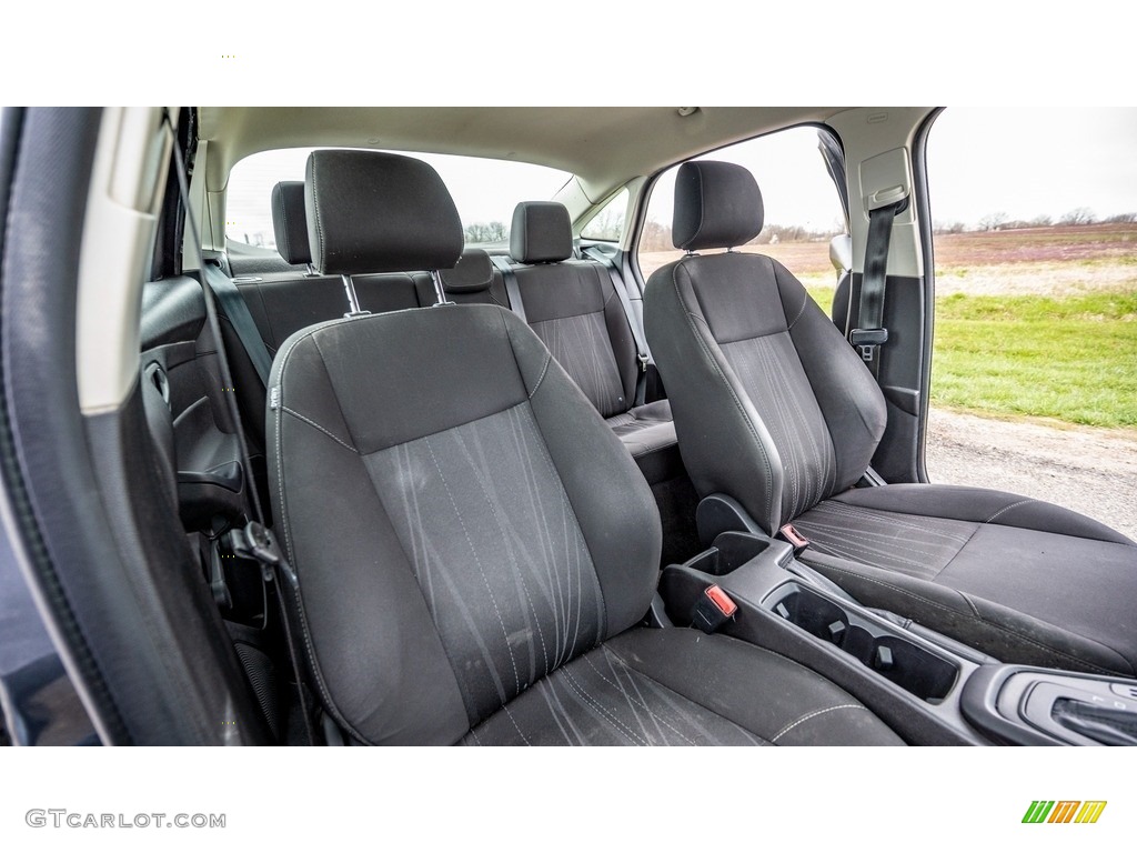 2018 Focus S Sedan - Magnetic / Charcoal Black photo #25