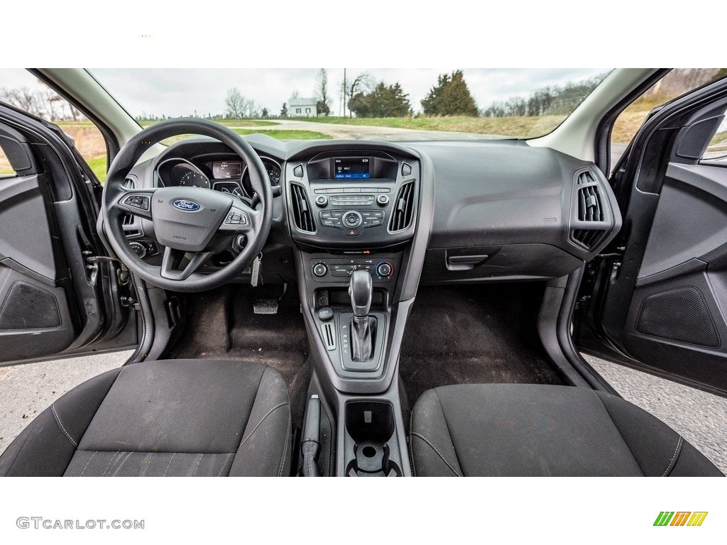 2018 Focus S Sedan - Magnetic / Charcoal Black photo #26