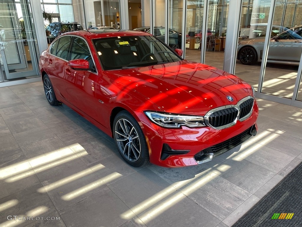 Melbourne Red Metallic BMW 3 Series