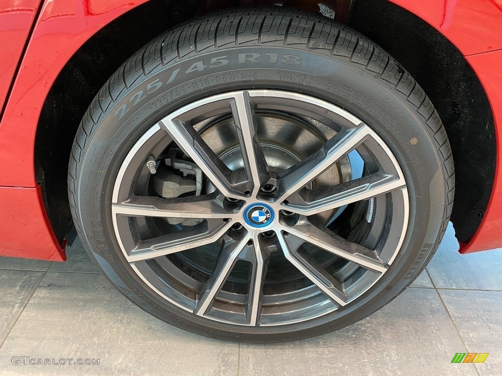2022 BMW 3 Series 330e xDrive Sedan Wheel Photo #144072497