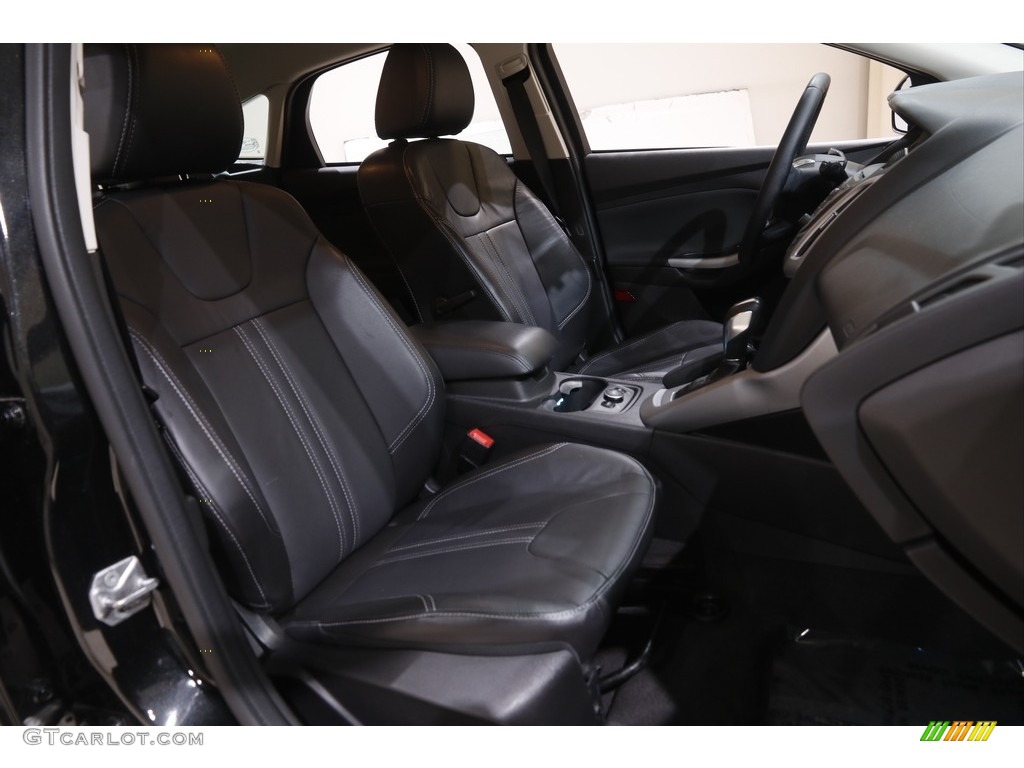 2014 Focus SE Hatchback - Tuxedo Black / Charcoal Black photo #14